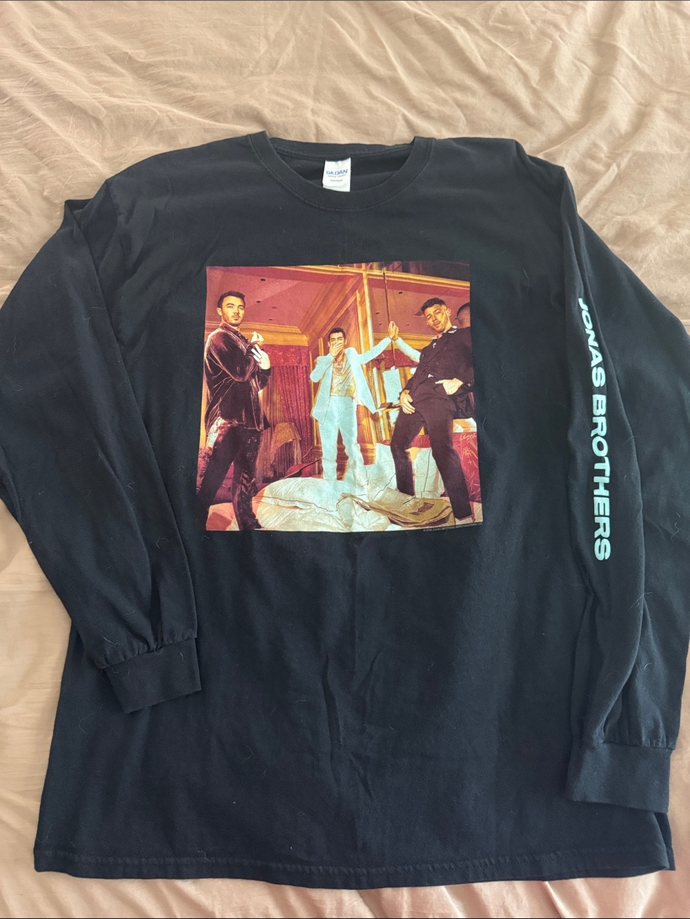 Gildan Black Long-Sleeve Jonas Brothers Graphic Tee